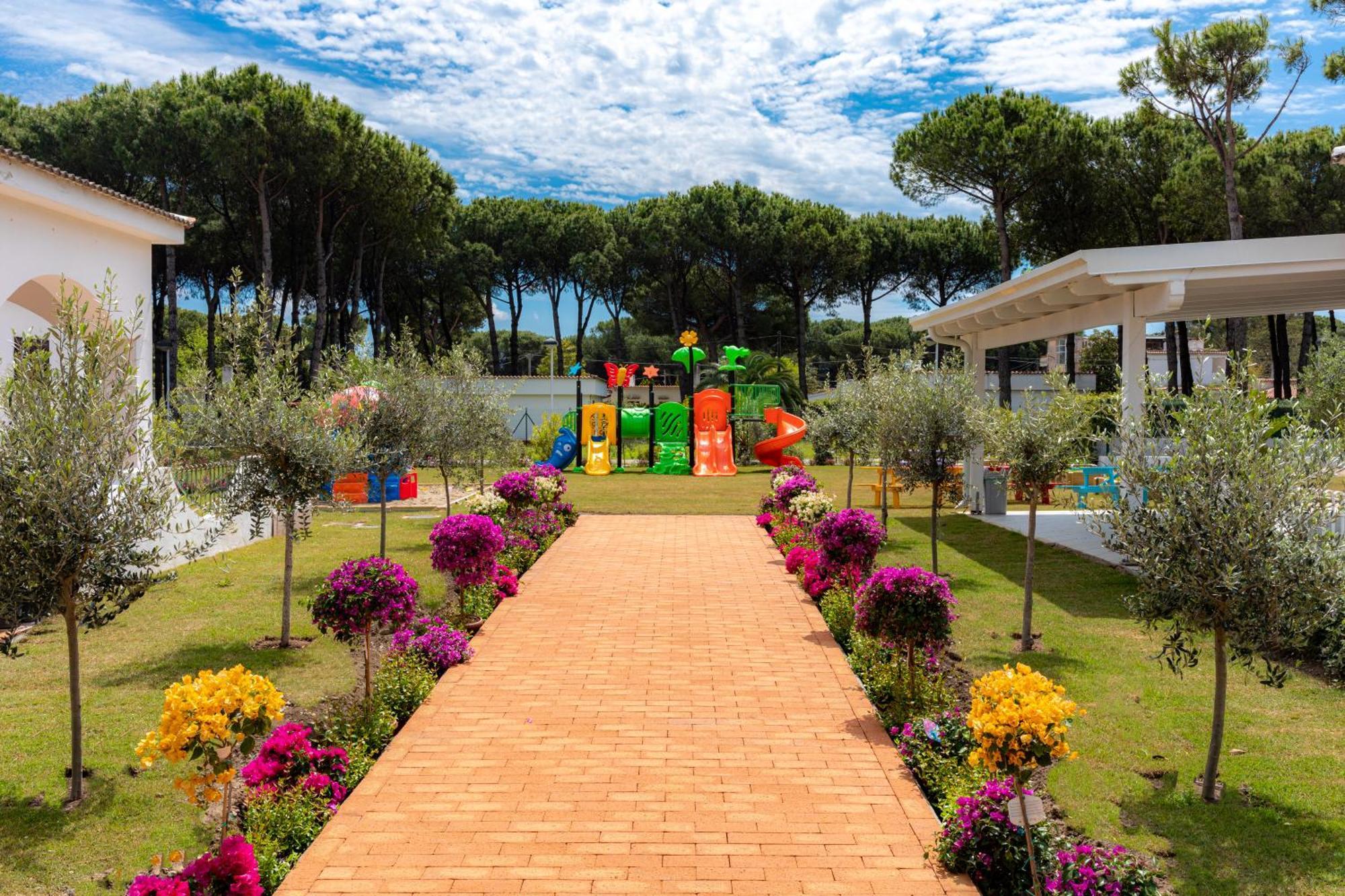 Oleandri Resort Paestum Exterior photo
