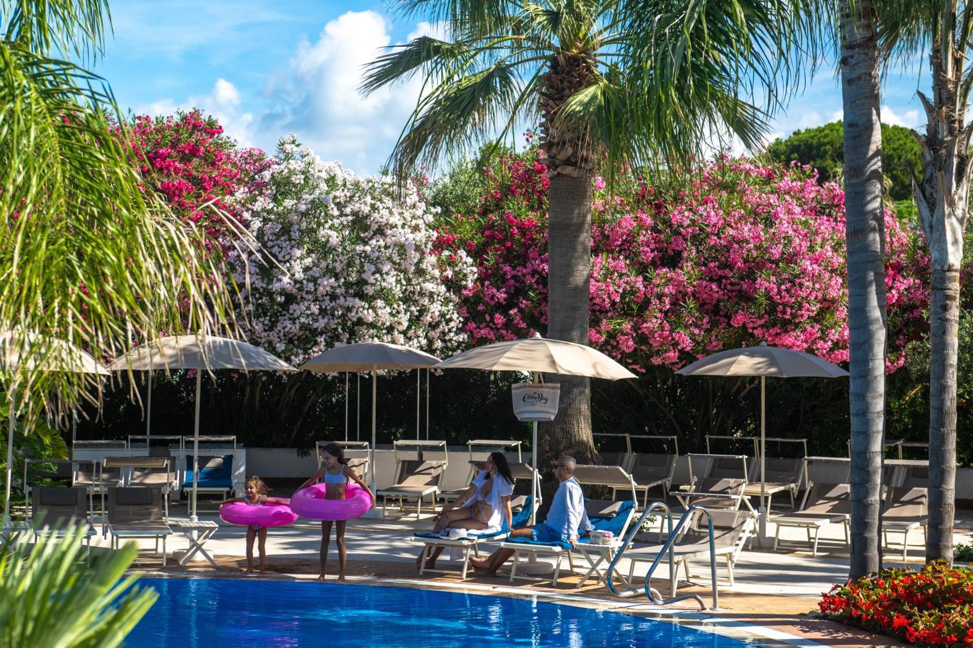 Oleandri Resort Paestum Exterior photo